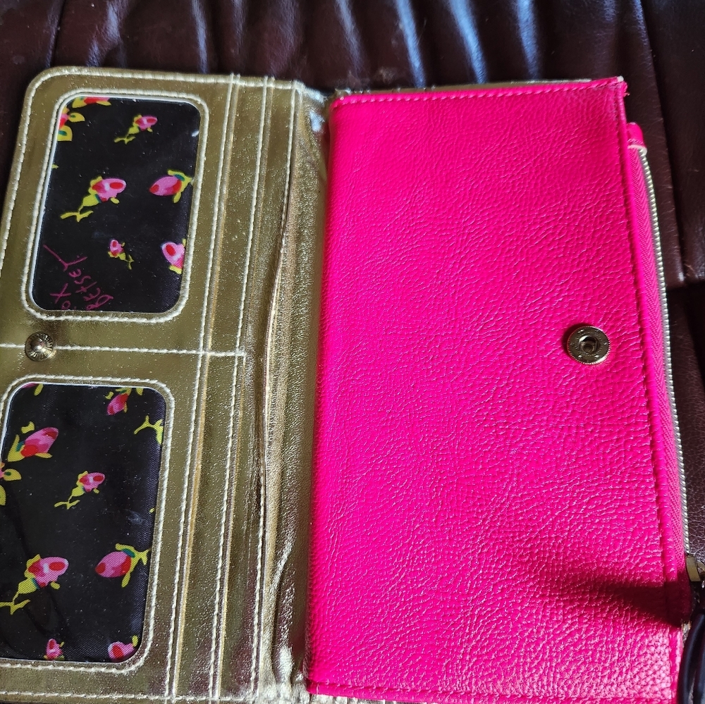 Betsey Johnson wallet - like new!